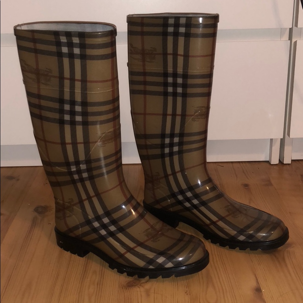 Burberry rain boots